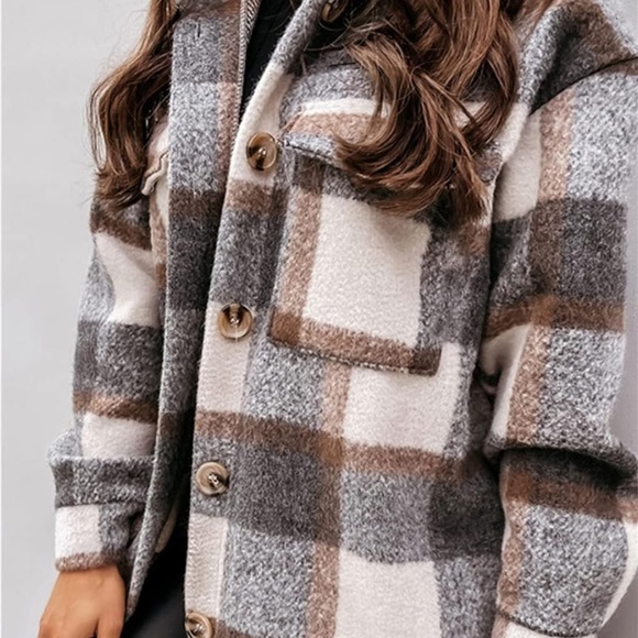 Size large lightweight shacket - Picture 3 of 5